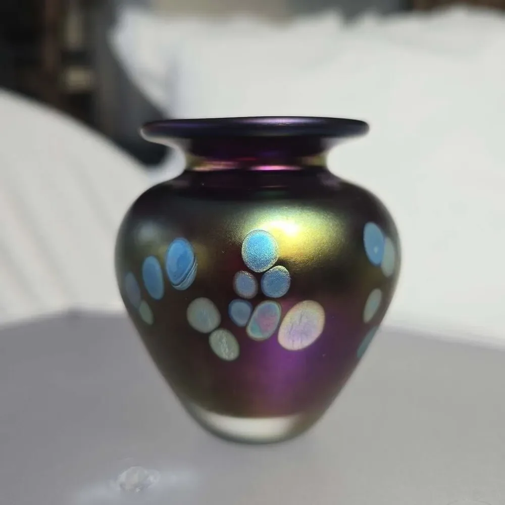 Stunning Iridescent Metallic Oil Spot Art Glass Vase Artist Signed Vintage 3" - Picture 5 of 16